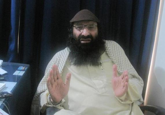 India constructing anti-war fence along LoC: Salhuddin